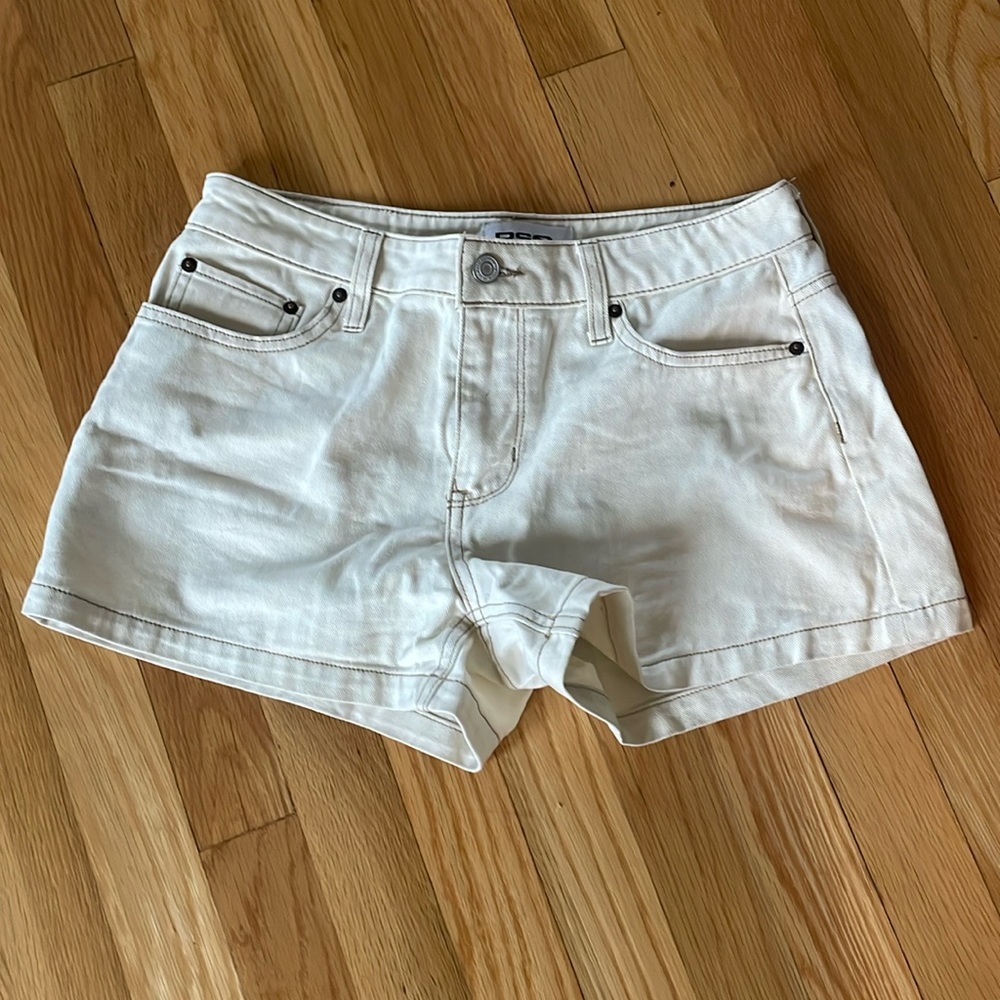 Tilly’s Low Rise Jean Shorts